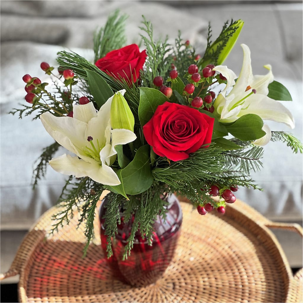 Evergreen Delight Bouquet – Oceanside Florist, Oceanside NY